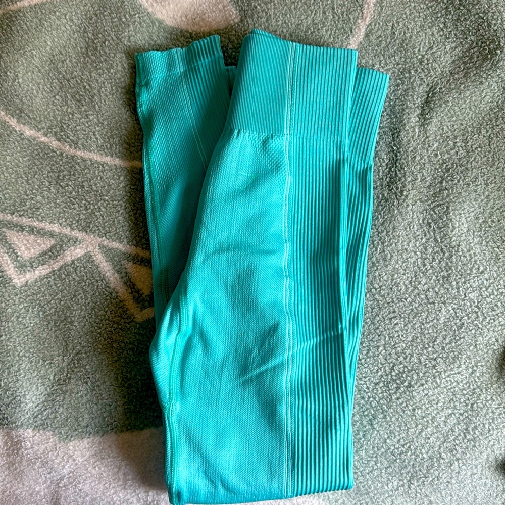 Gym shark teal leggings never worn